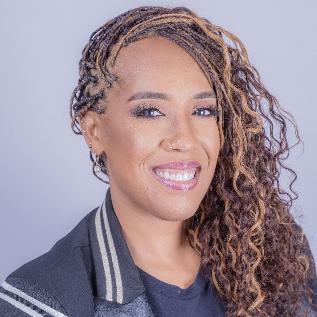 qrc79i9cm8pe90tbsfbdjetg3i Angélique Roché